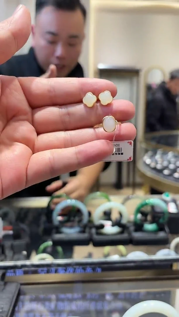 银S925镶嵌和田玉耳饰多样性发一