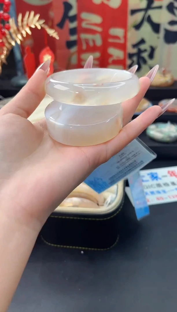 【闪购商品】石英质玉手镯未镶嵌赠送镯心（61圈口）无证书