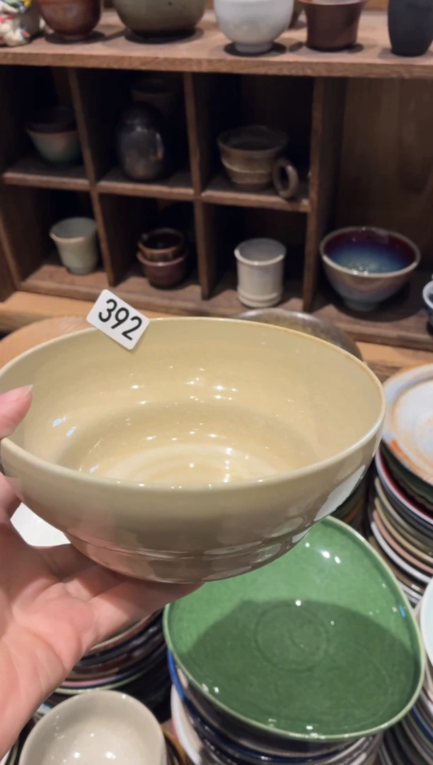瓷片十*.392微瑕，米黄葫芦面碗