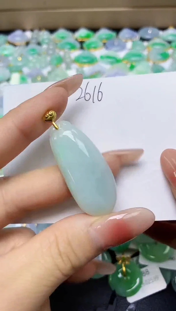 翡翠未镶嵌颈饰 天然缅甸翡翠A货