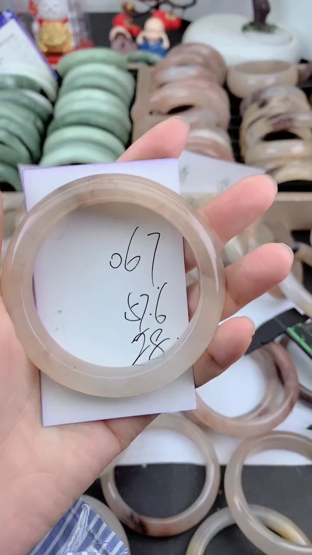 未镶嵌手镯石英质玉067