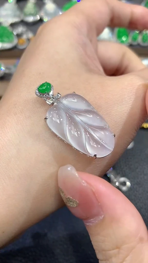 吊坠(不含链)18K金镶嵌翡翠A85