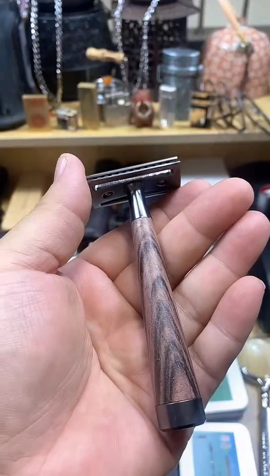 瓷片闪购商品  如图所示