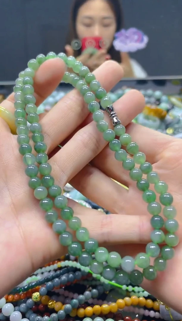 颈饰未镶嵌翡翠5MM/J/翡翠A货，一件也是批发价