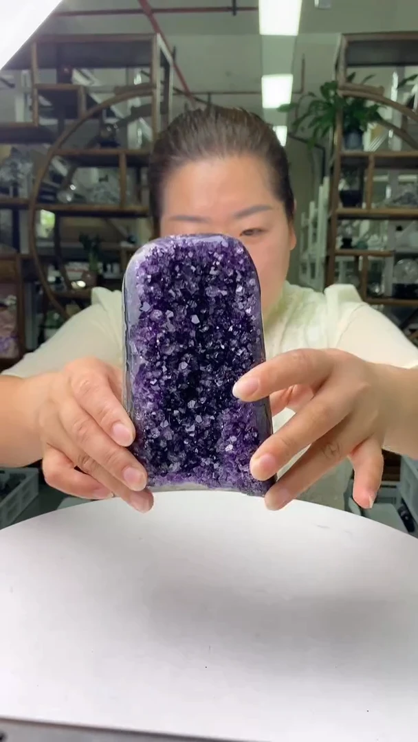 水晶珠宝半成品未镶嵌紫晶洞D532