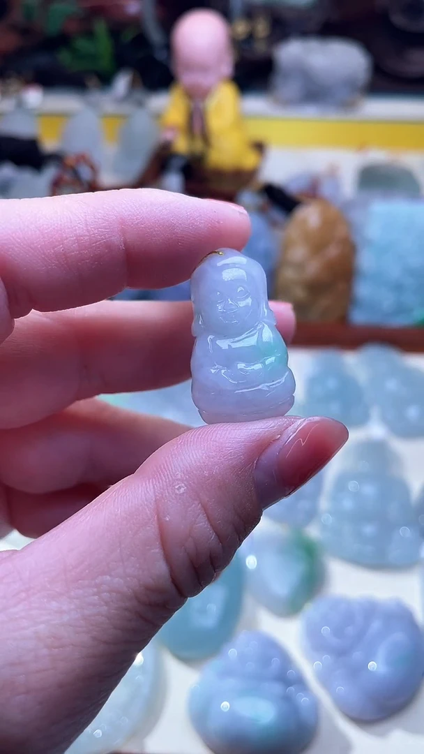 翡翠未镶嵌颈饰宝宝佛