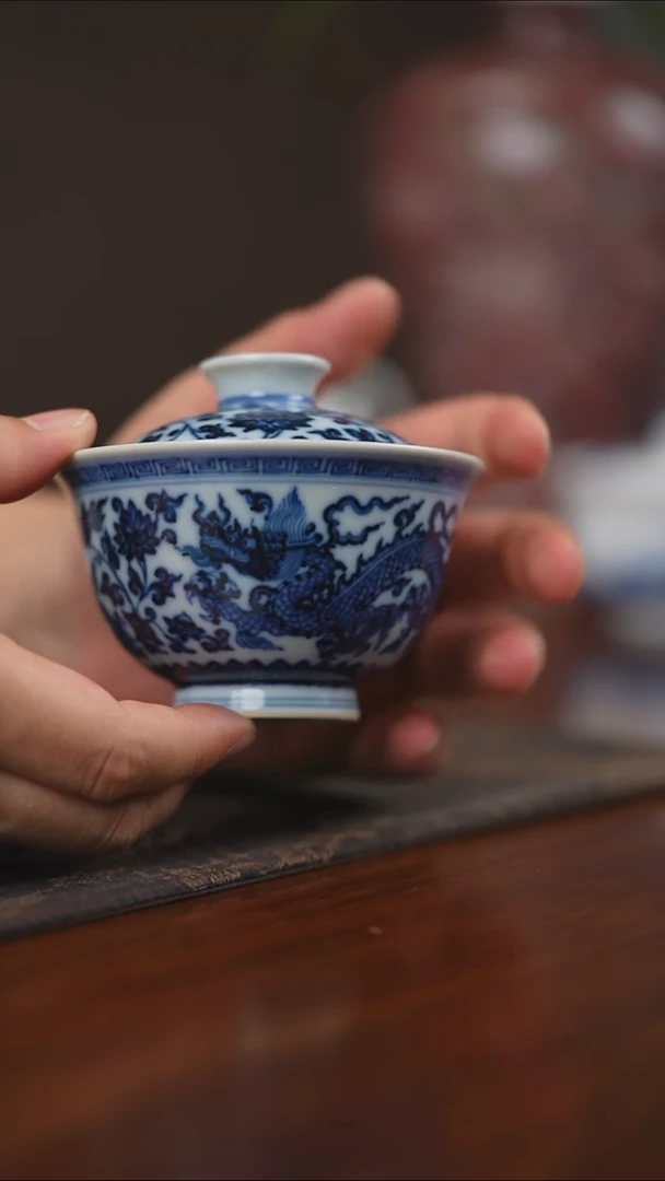 其他曦然堂仿明缠枝双龙元宝盖碗