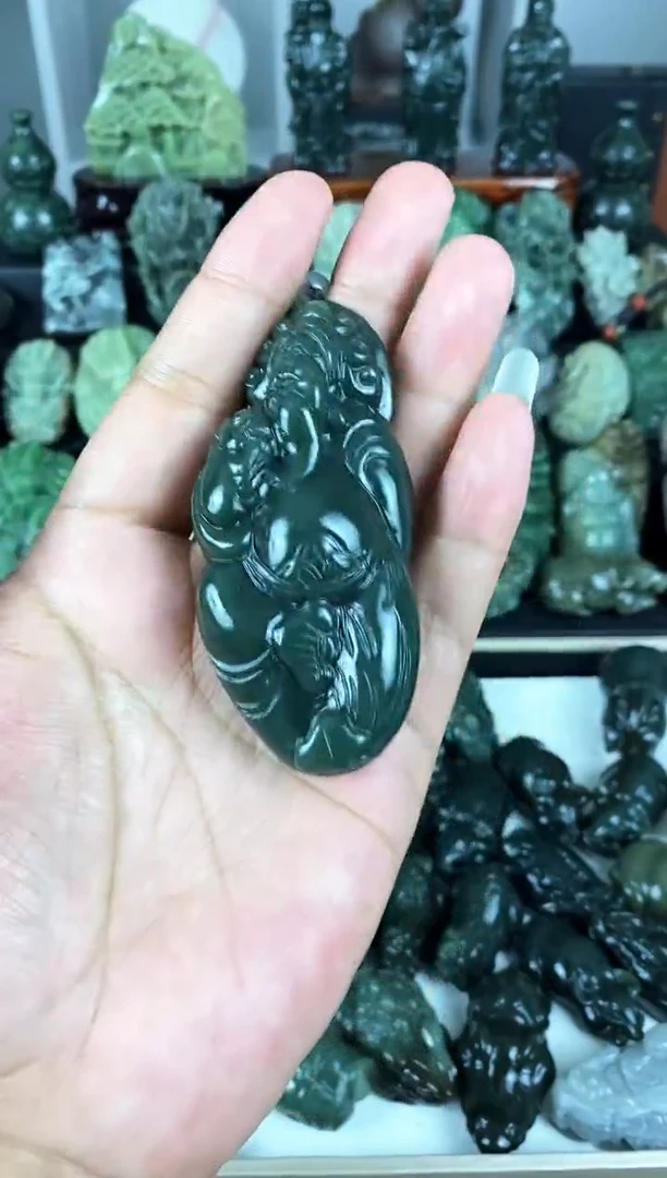 颈饰未镶嵌和田玉1