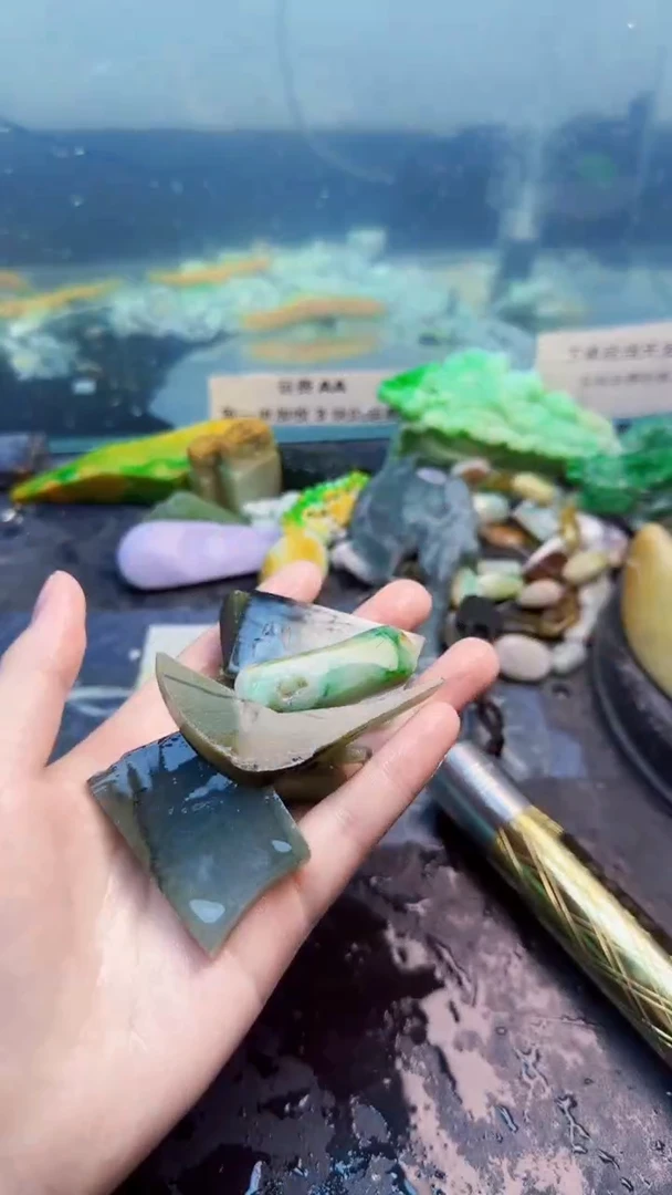 翡翠挂件未镶嵌天然翡翠048
