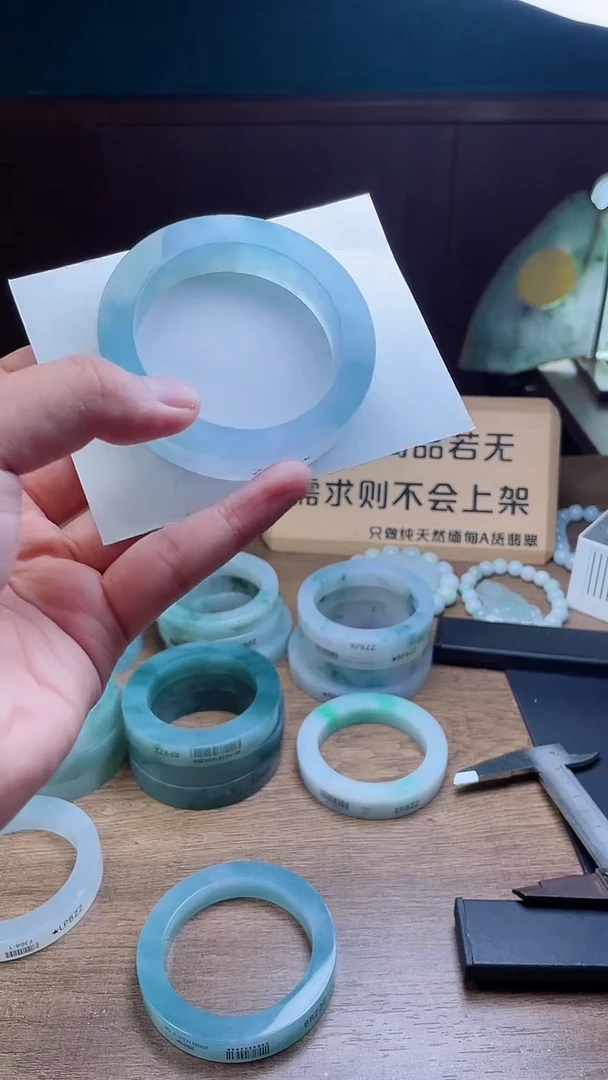 定制翡翠手镯未镶嵌定制