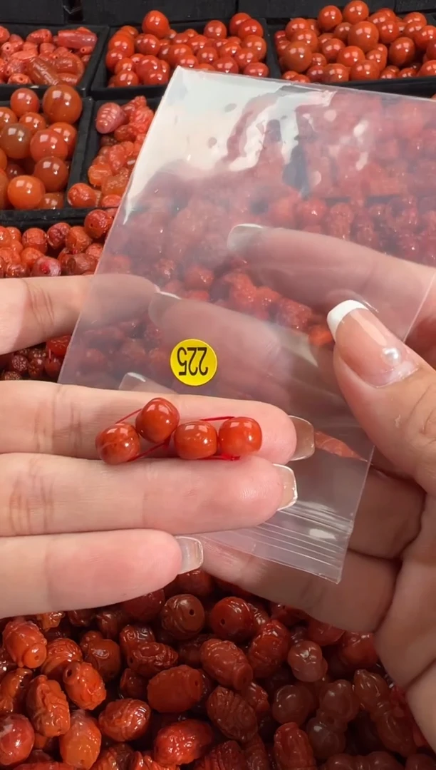 颈饰未镶嵌南红玛瑙1