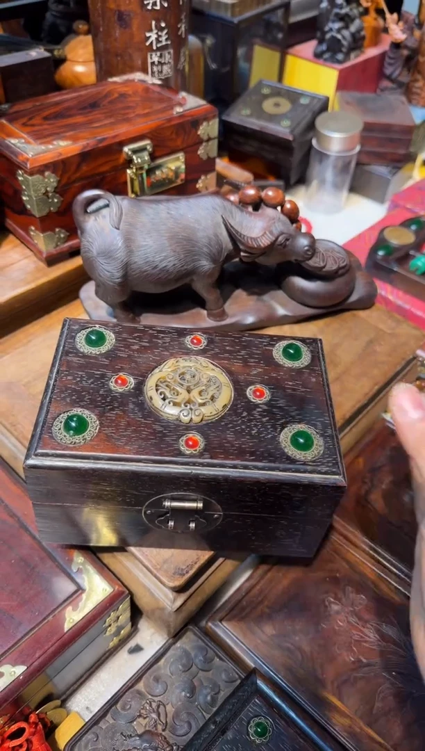 木紫檀侧翻首饰盒