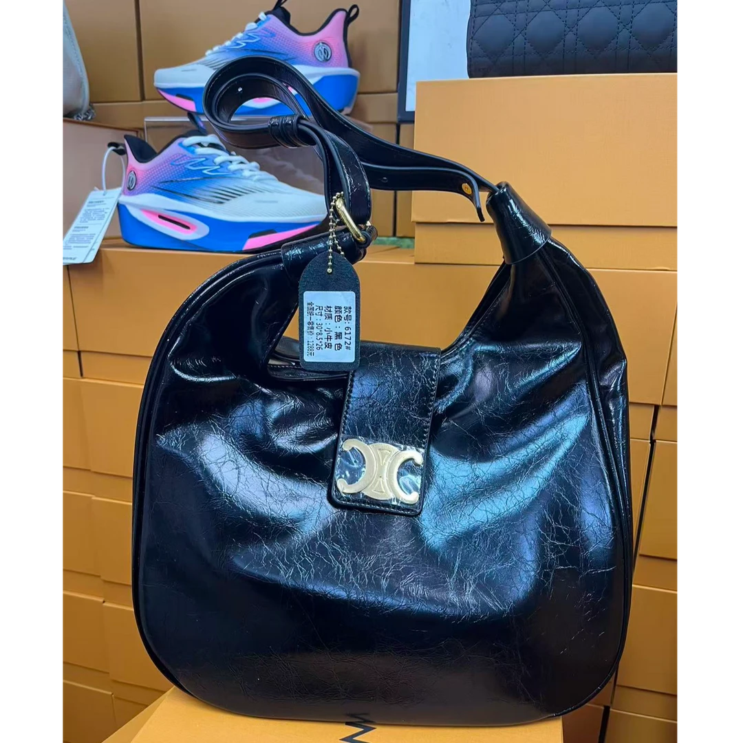 纯色扣式单肩包软面防脏简约风竖款斜挎款文艺风