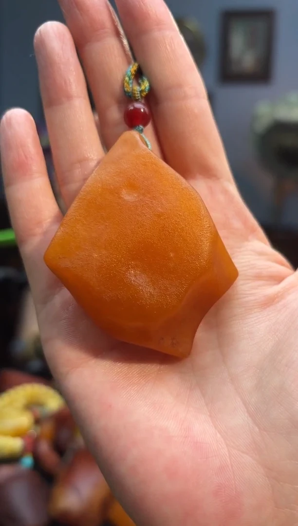琥珀颈饰未镶嵌吊坠