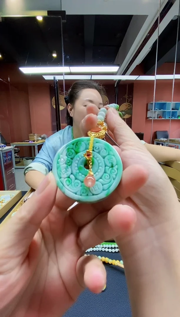 颈饰未镶嵌翡翠吊坠