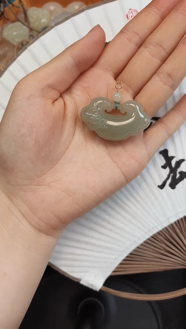 【闪购商品】和田玉颈饰18K金镶嵌晴水如意锁