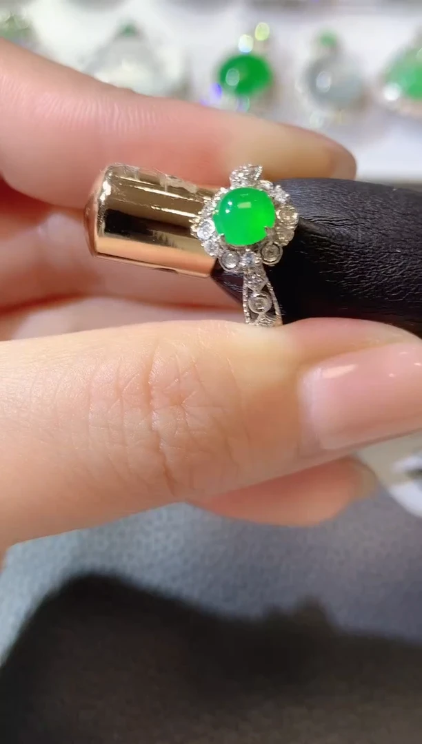 【闪购商品】翡翠戒指18K金镶嵌A22翡翠