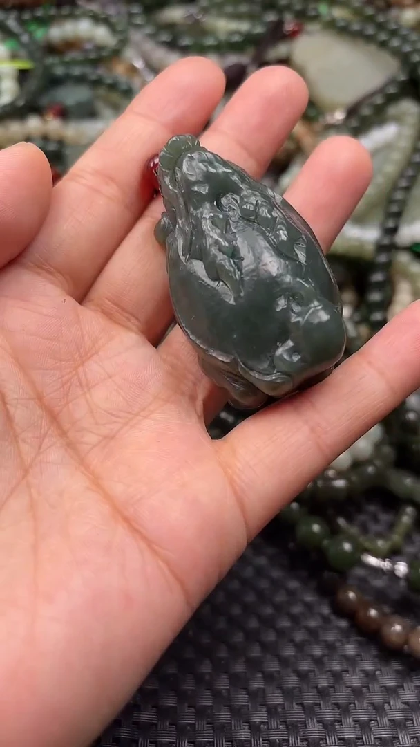 颈饰未镶嵌和田玉1