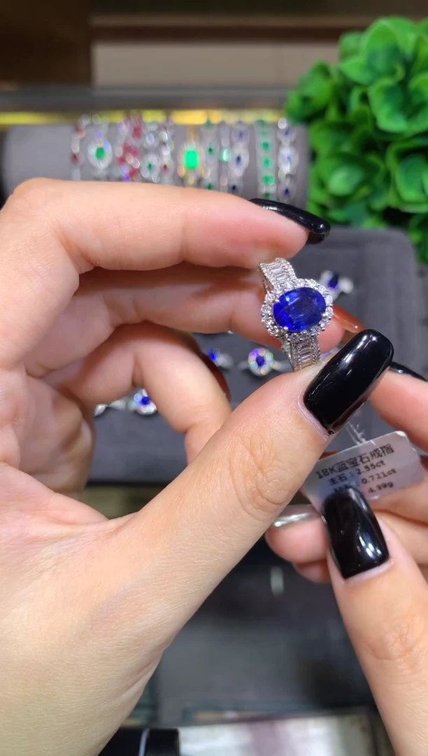 戒指蓝宝石18K金镶嵌2.55ct