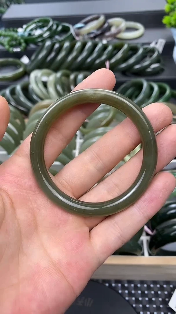 和田玉手镯未镶嵌52.6