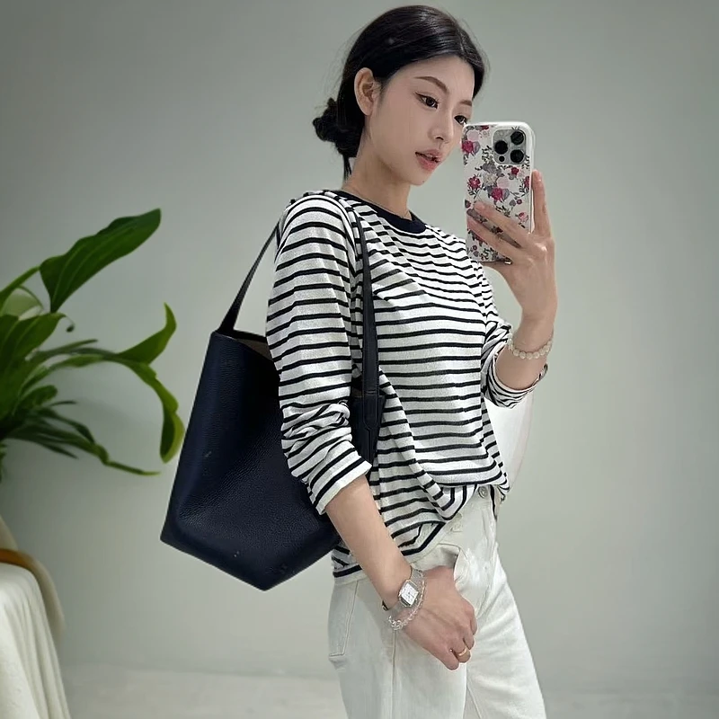 春心萌动 藏青拼米色条纹款高级长袖亚麻长袖T 时尚百搭女士韩版