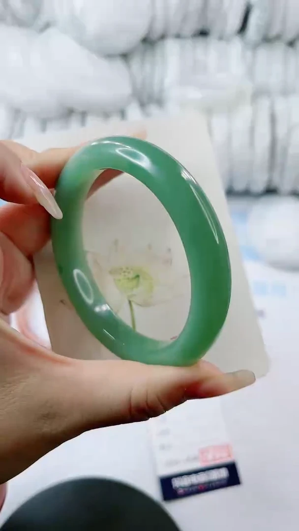 【闪购商品】石英质玉手镯未镶嵌0581963080 多样性发货