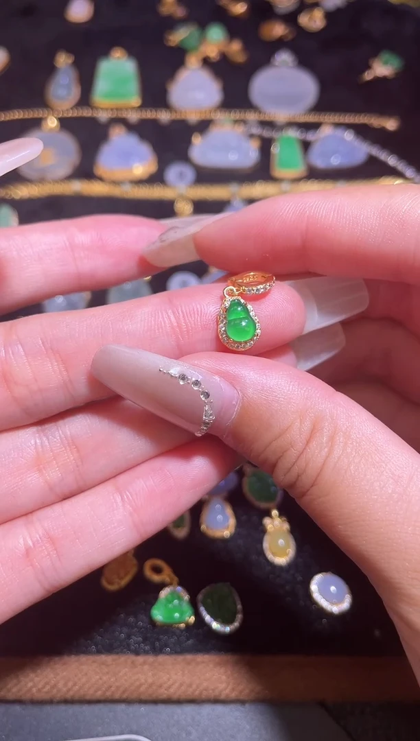 颈饰银S925镶嵌翡翠天然a货