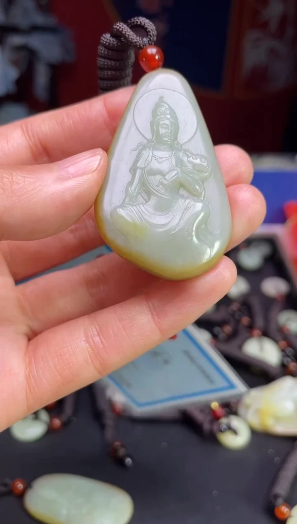 颈饰未镶嵌和田玉1