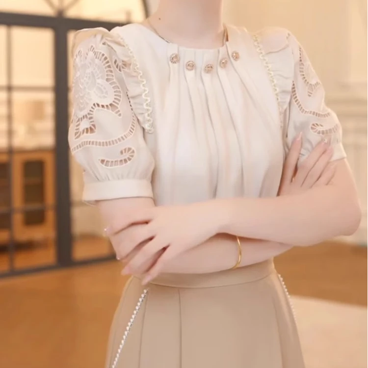 2025法式重工高级感衬衫女夏季新款刺绣小衫别致气质百搭短袖上衣