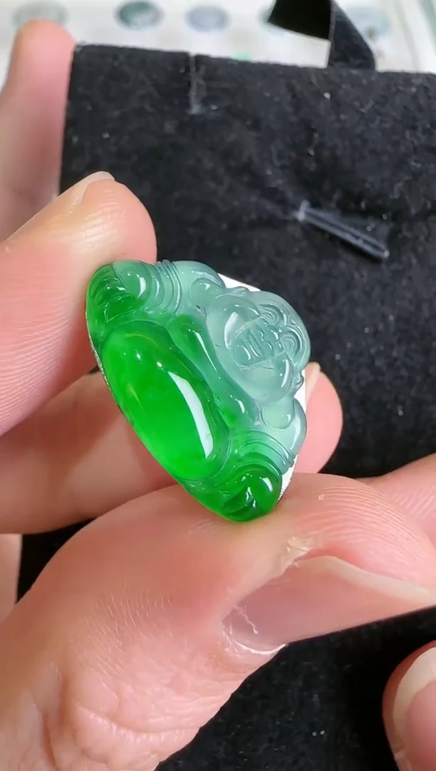 【闪购商品】翡翠吊坠(不含链)未镶嵌..