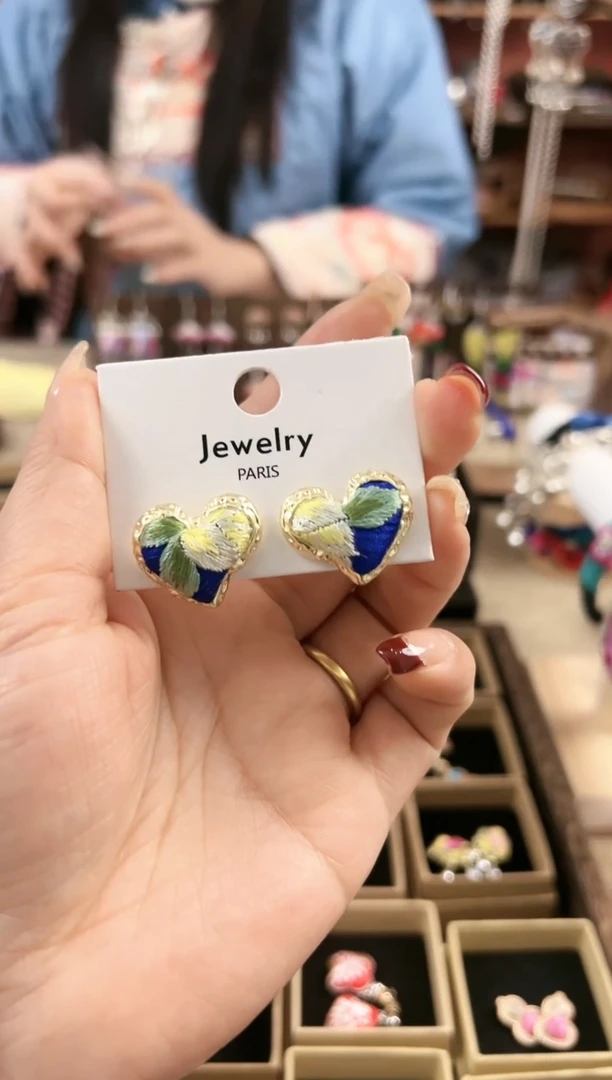 【闪购商品】织绣民族风老绣饰品571