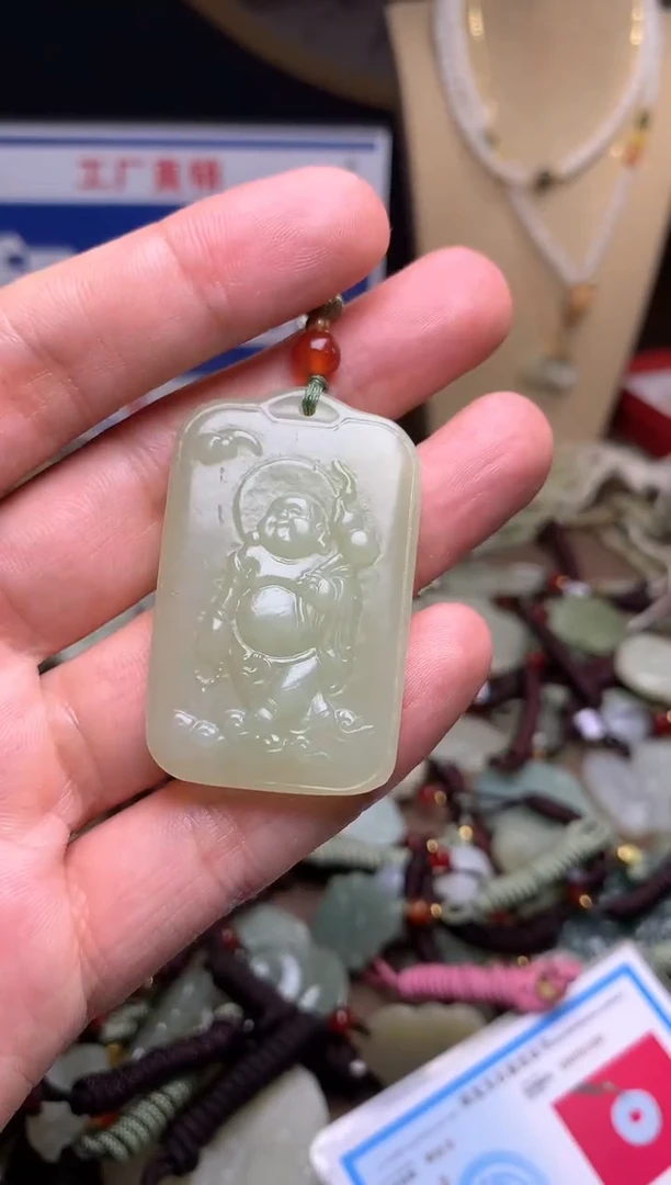 和田玉未镶嵌颈饰1