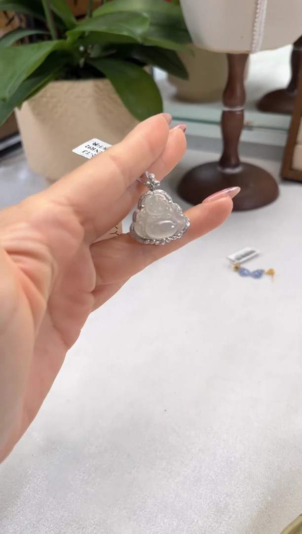 颈饰18K金镶嵌翡翠翡翠佛公