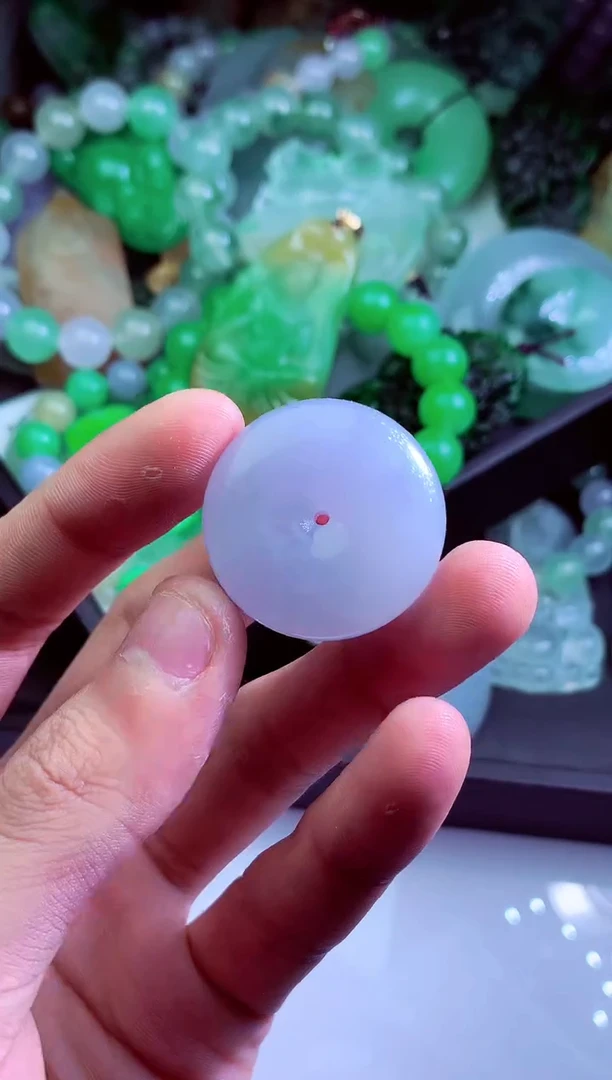 未镶嵌定制翡翠星***?翡翠毛货定制