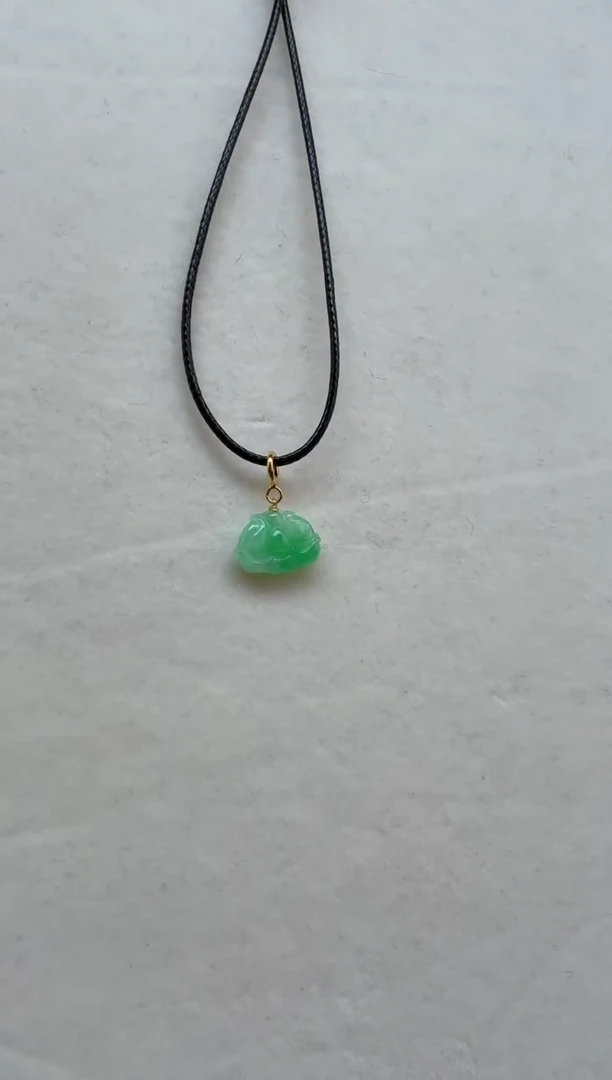 颈饰18K金镶嵌翡翠挂件