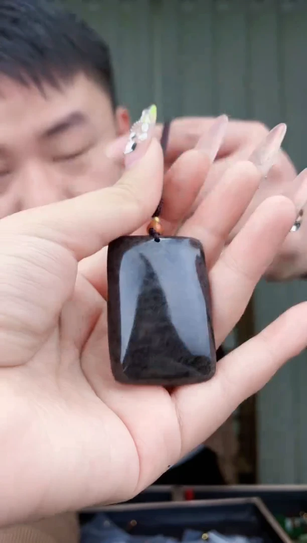 【闪购商品】和田玉挂件未镶嵌拍一发一，多样性发货！