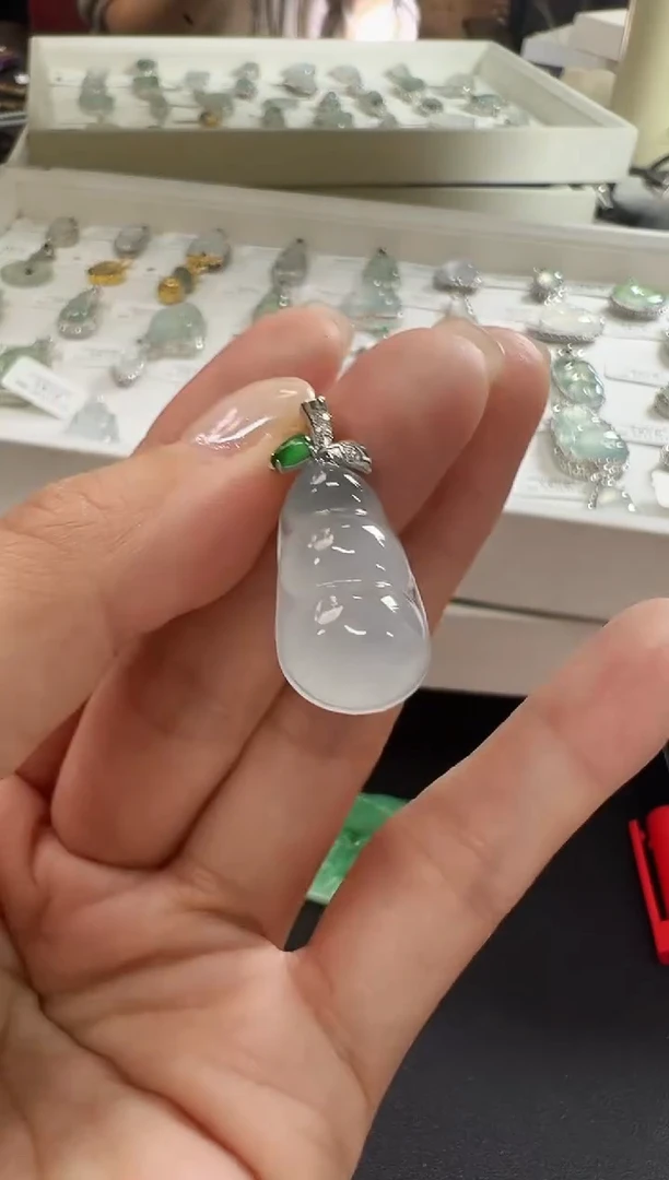 颈饰18K金镶嵌翡翠KGJH1128-013