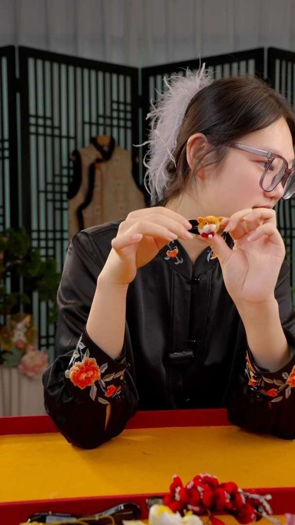 刺绣非遗苏绣绒花