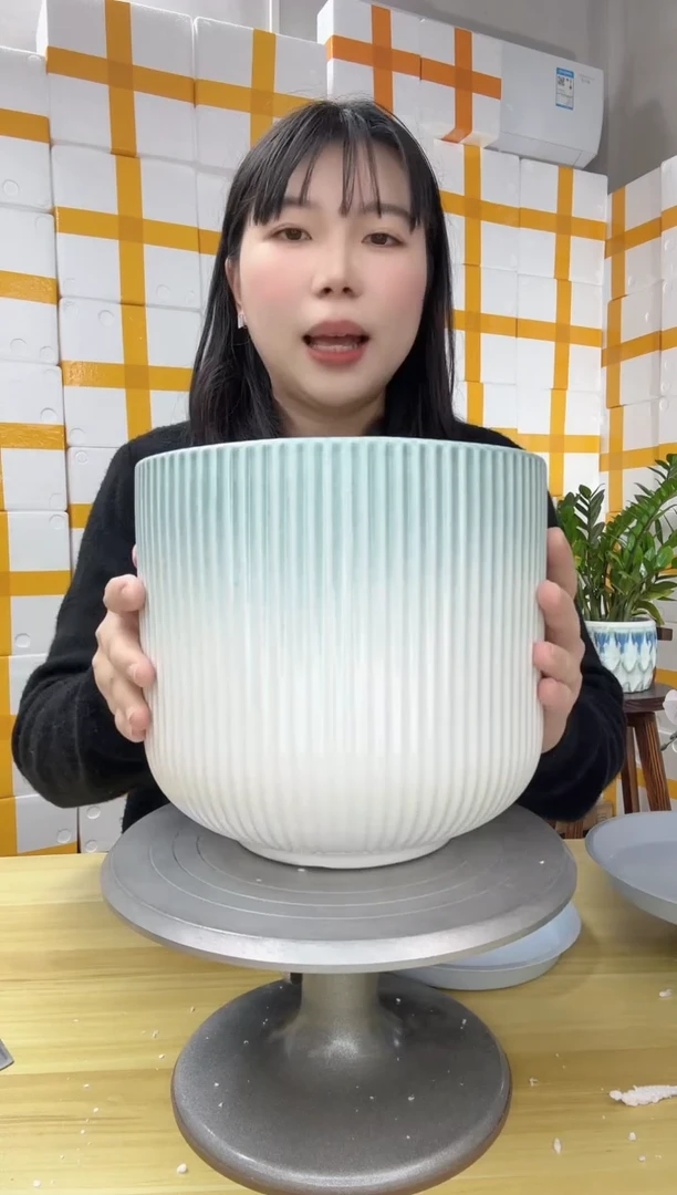 陶瓷花盆 渐变绿 罗马柱口径22/高度20