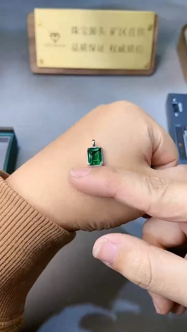 【闪购商品】透辉石吊坠银S925镶嵌54