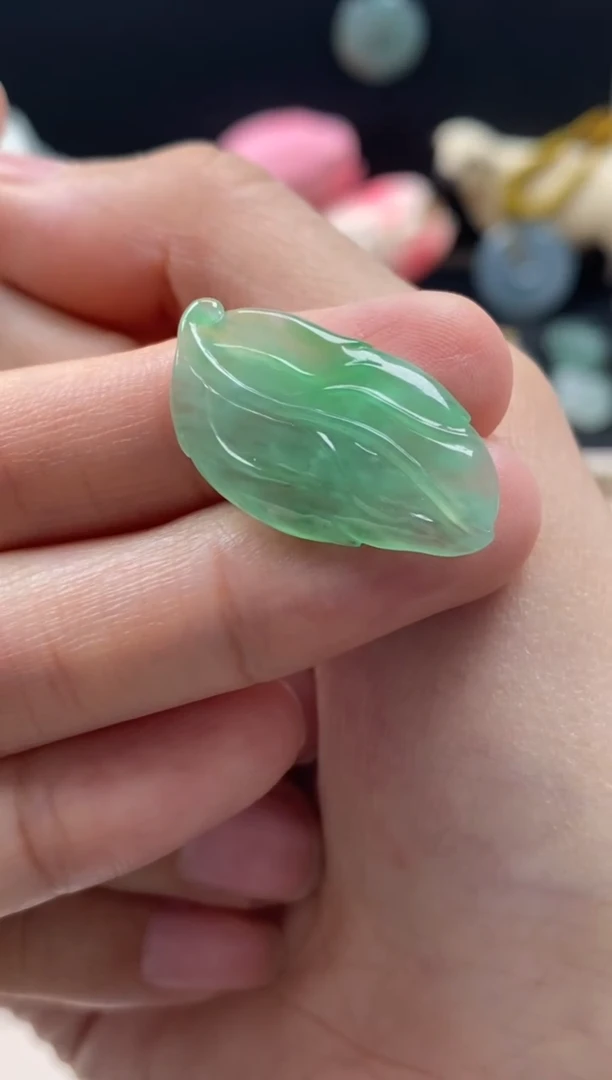 【闪购商品】翡翠颈饰未镶嵌翡翠果绿叶子
