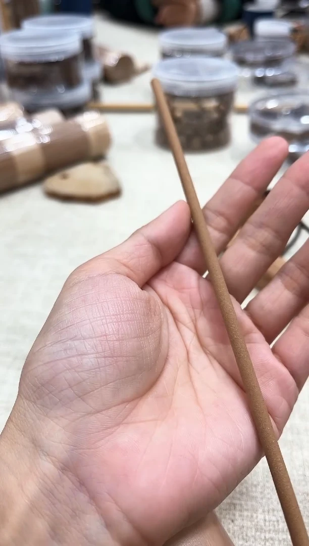 【闪购商品】沉香沉香碎屑棋楠龙涎+藏红花大霸王一根