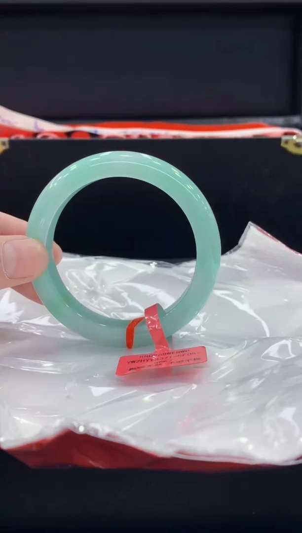 未镶嵌手镯翡翠翡翠手镯