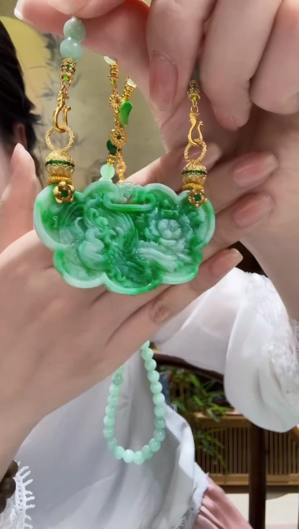 颈饰未镶嵌翡翠吊坠
