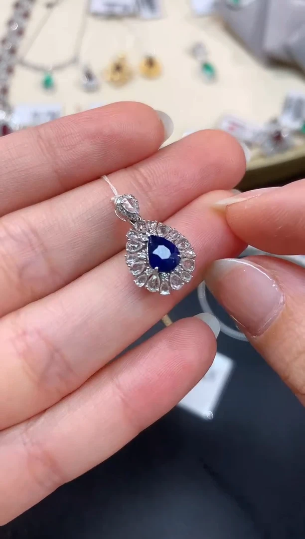 【闪购商品】蓝宝石吊坠(不含链)18K金镶嵌A406|6999