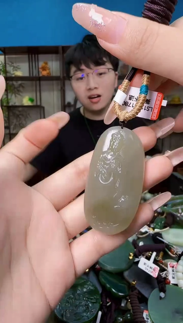 颈饰未镶嵌和田玉多样性发一