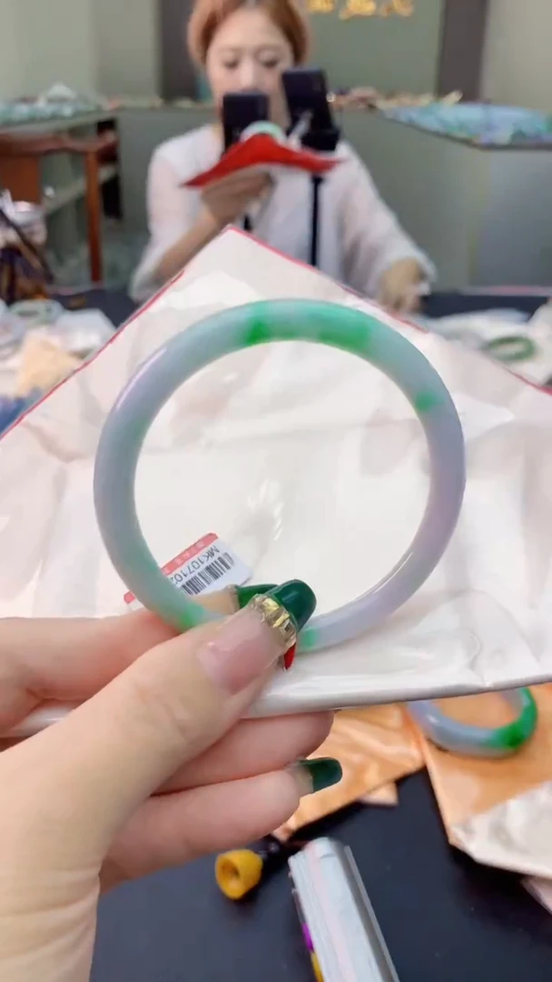 翡翠手镯未镶嵌0885770714