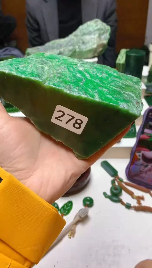 未镶嵌和田玉珠宝半成品1