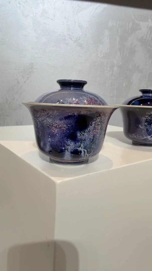 91柴房陶瓷柴烧手绘紫韵盖碗，因柴烧特性，每只都略有不同