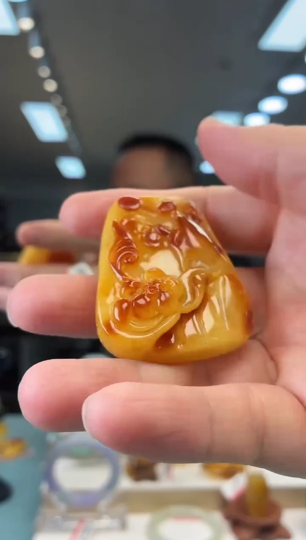 琥珀颈饰未镶嵌吊坠